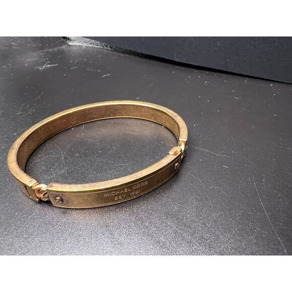 Michael Kors Logo Bracelet - Picture 6 of 8